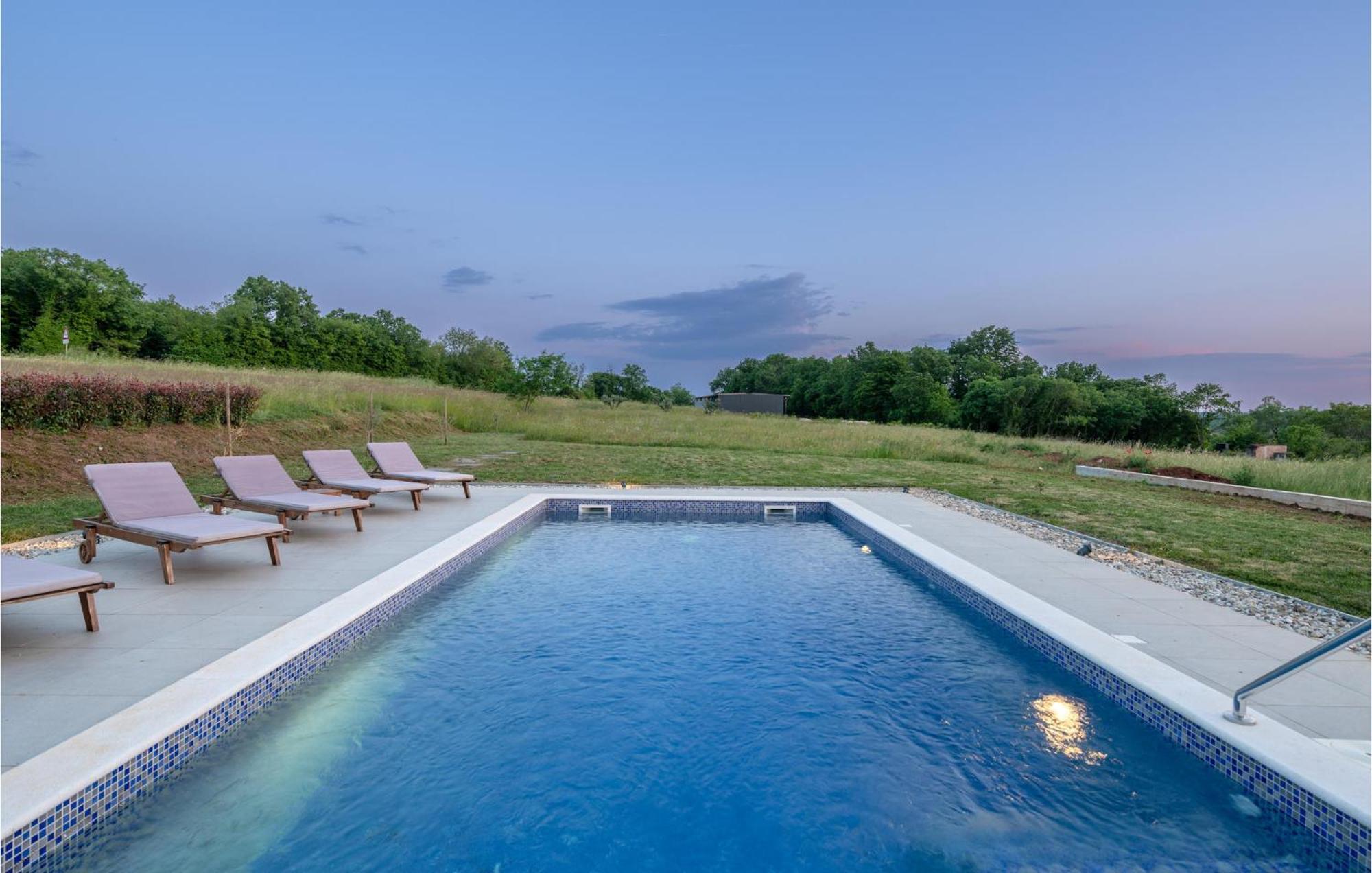 Stunning Home In Barban With Wifi Extérieur photo